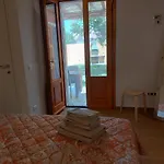 Sara *